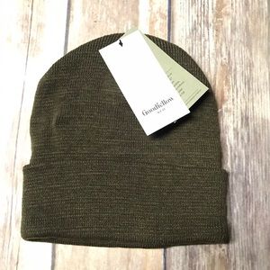Goodfellow & co tight knit beanie OS olive green